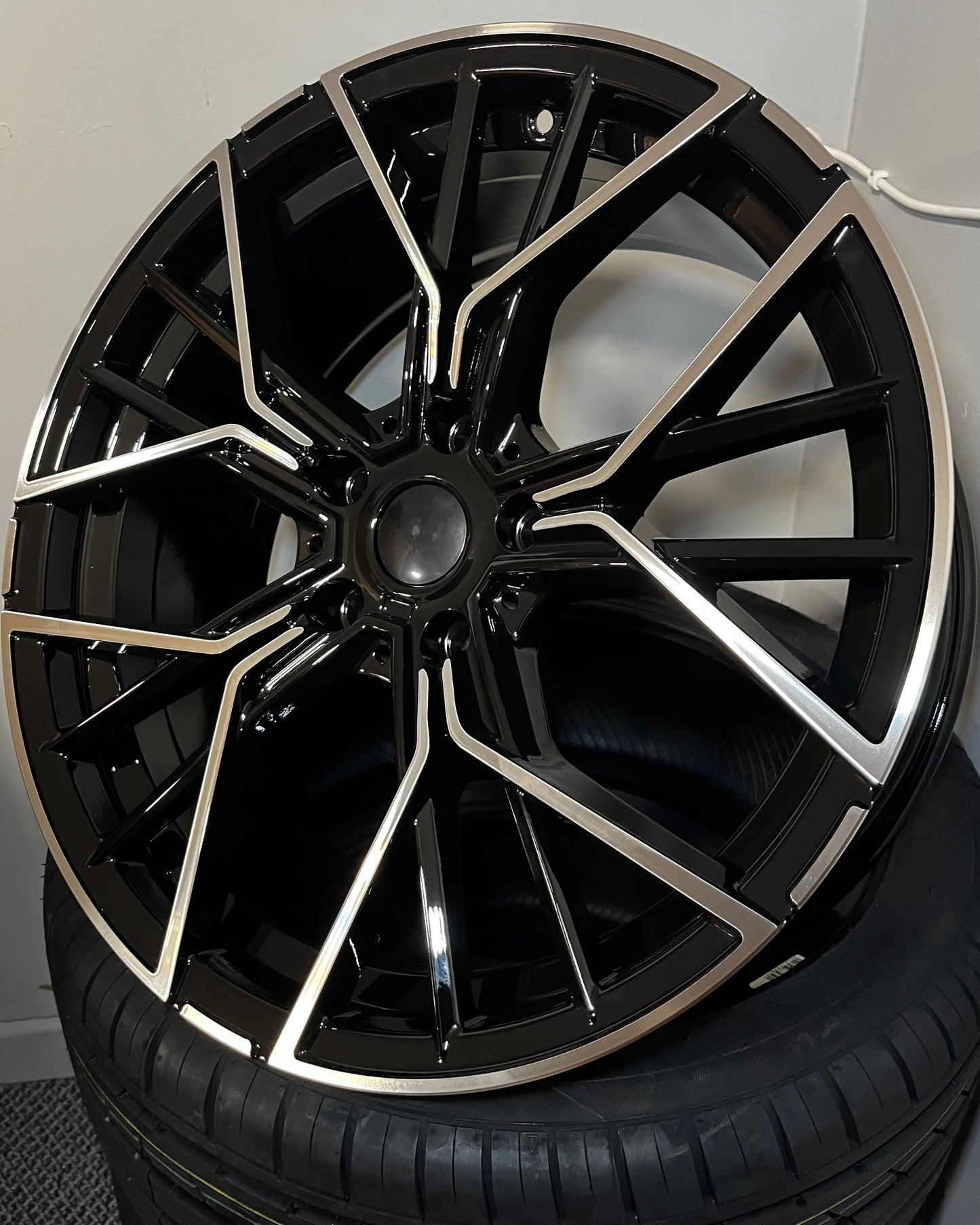 BMW 885 19x8.5 5x120 BLACK M/F