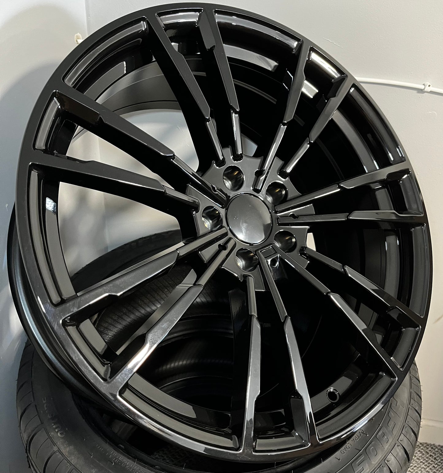 BMW 543 20X8.5X9.5 5X112 BLACK