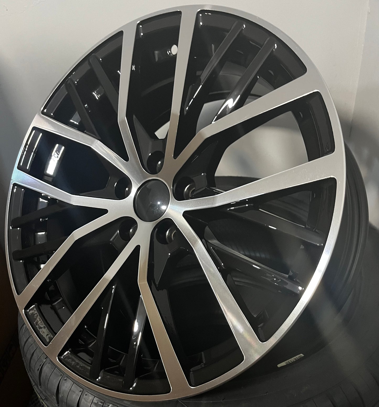 VW 129 17X7.5 5X100 BLACK M/F