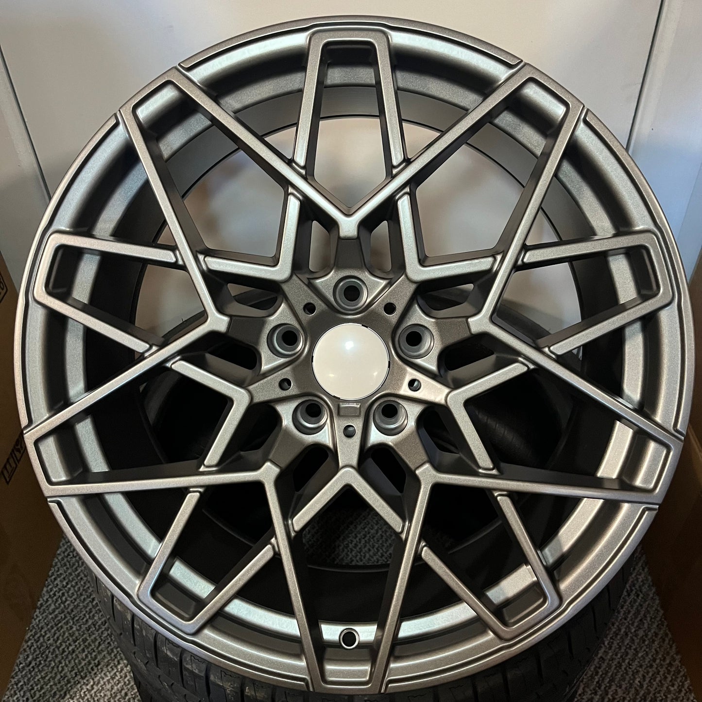 BMW 972 20X8.5X9.5 5X120 SATIN G/M