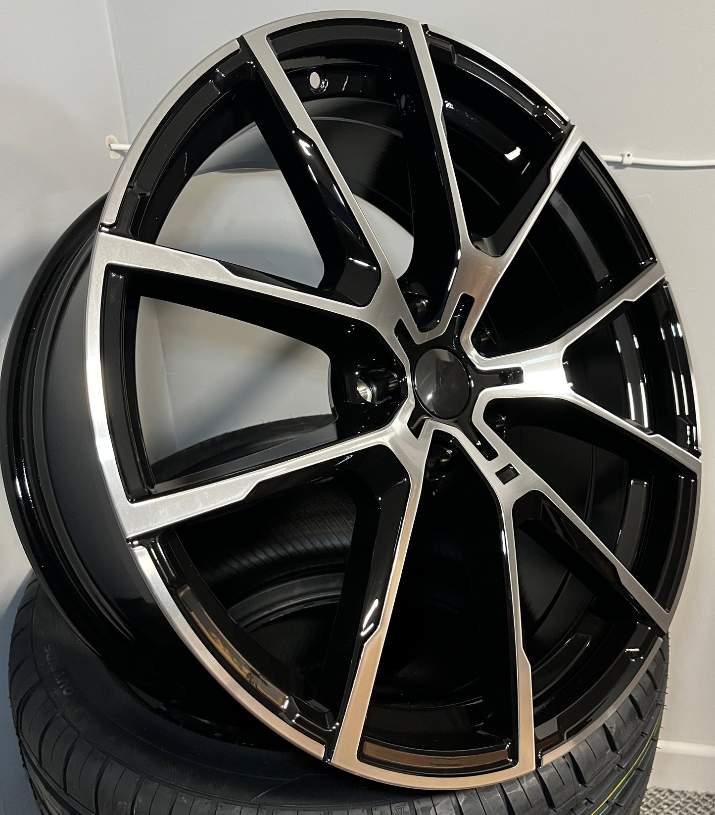 BMW 969 18X8.0 5X120 BMF