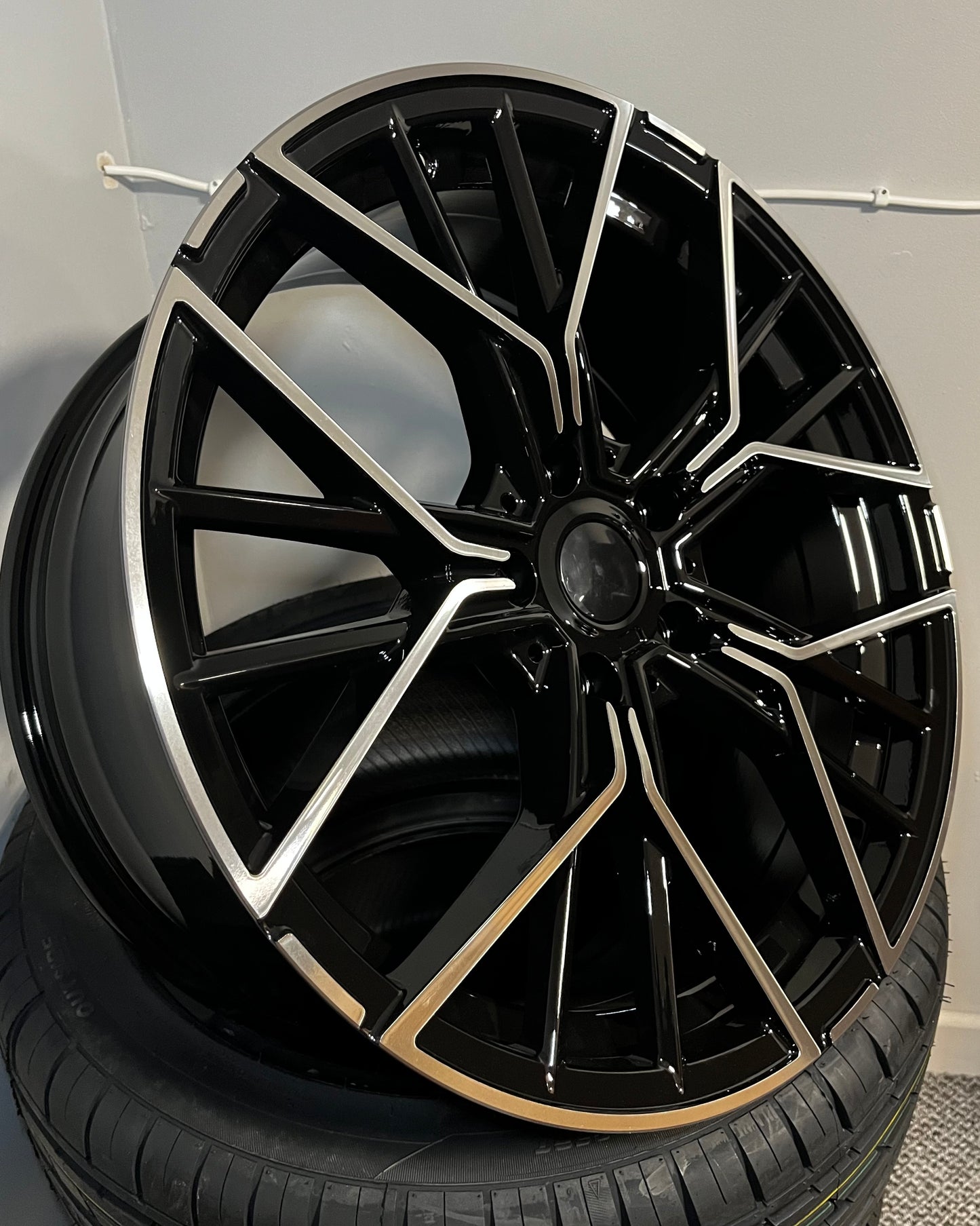 BMW 885 19x8.5 5x120 BLACK M/F