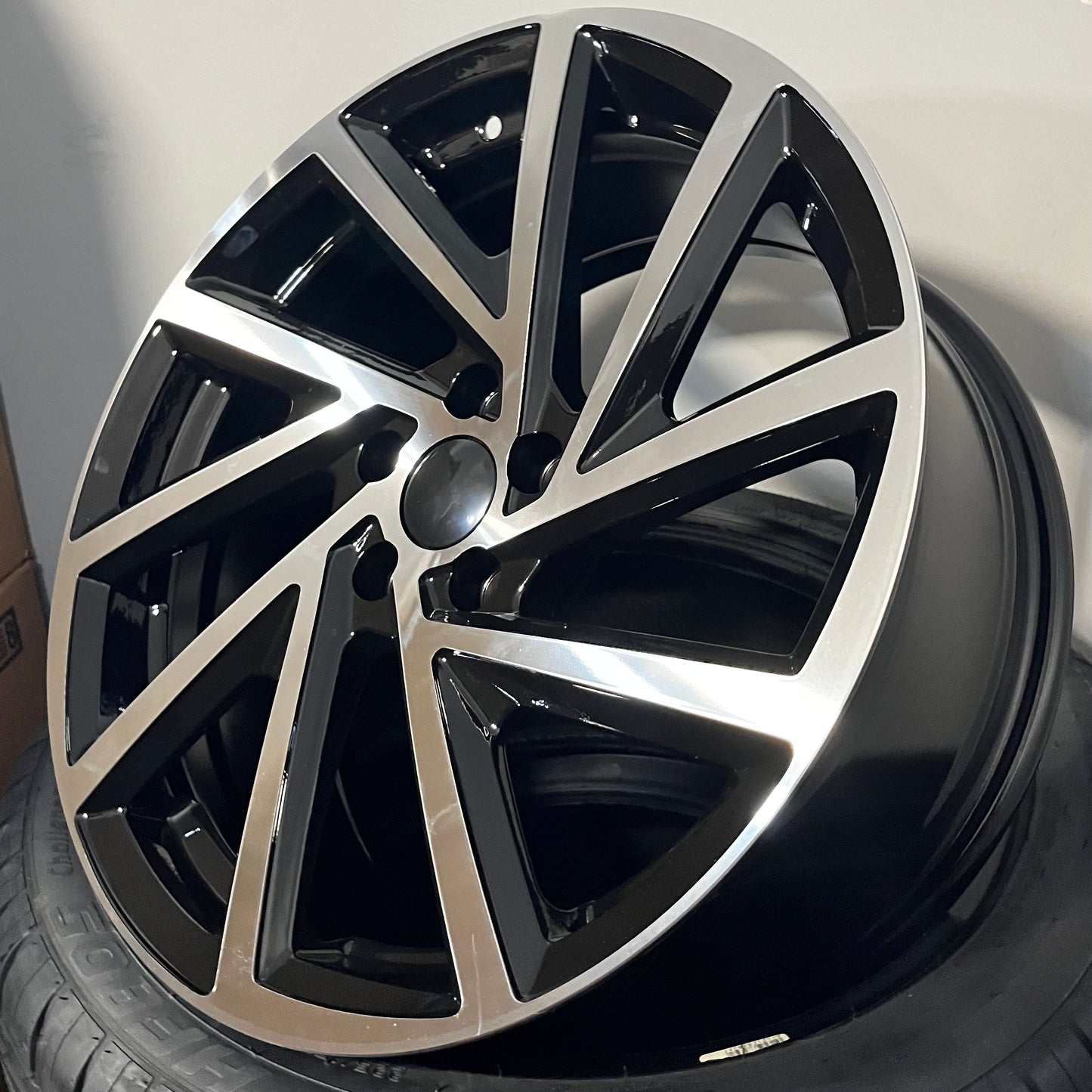 VW 992 17X7.5 5X100 BLACK M/F