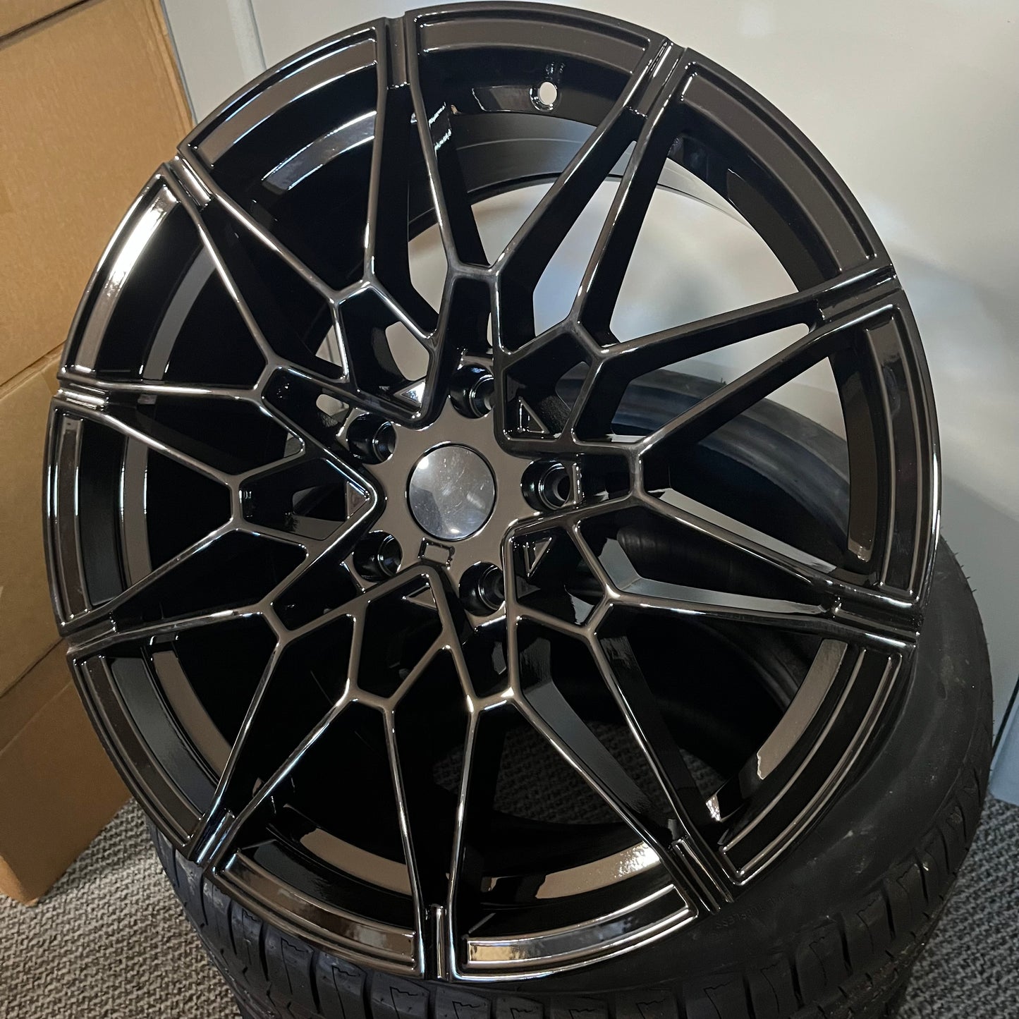 BMW 888 19X8.5 5X120 BLACK