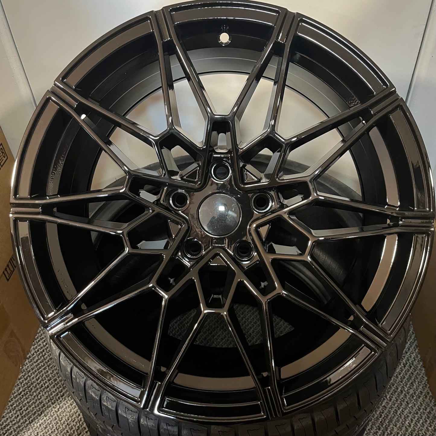 BMW 888 19X8.5 5X120 BLACK