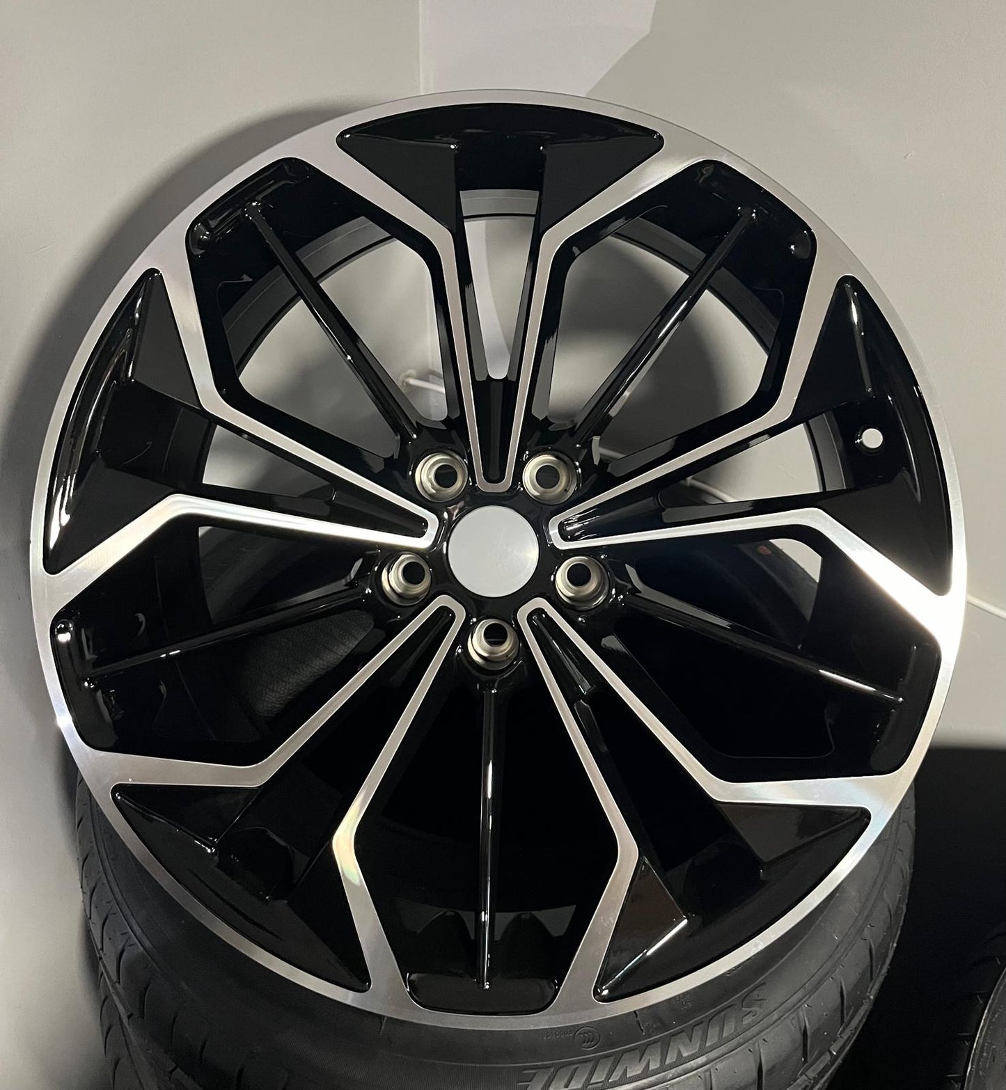 FORD 216 18X8.0 5X108 BMF