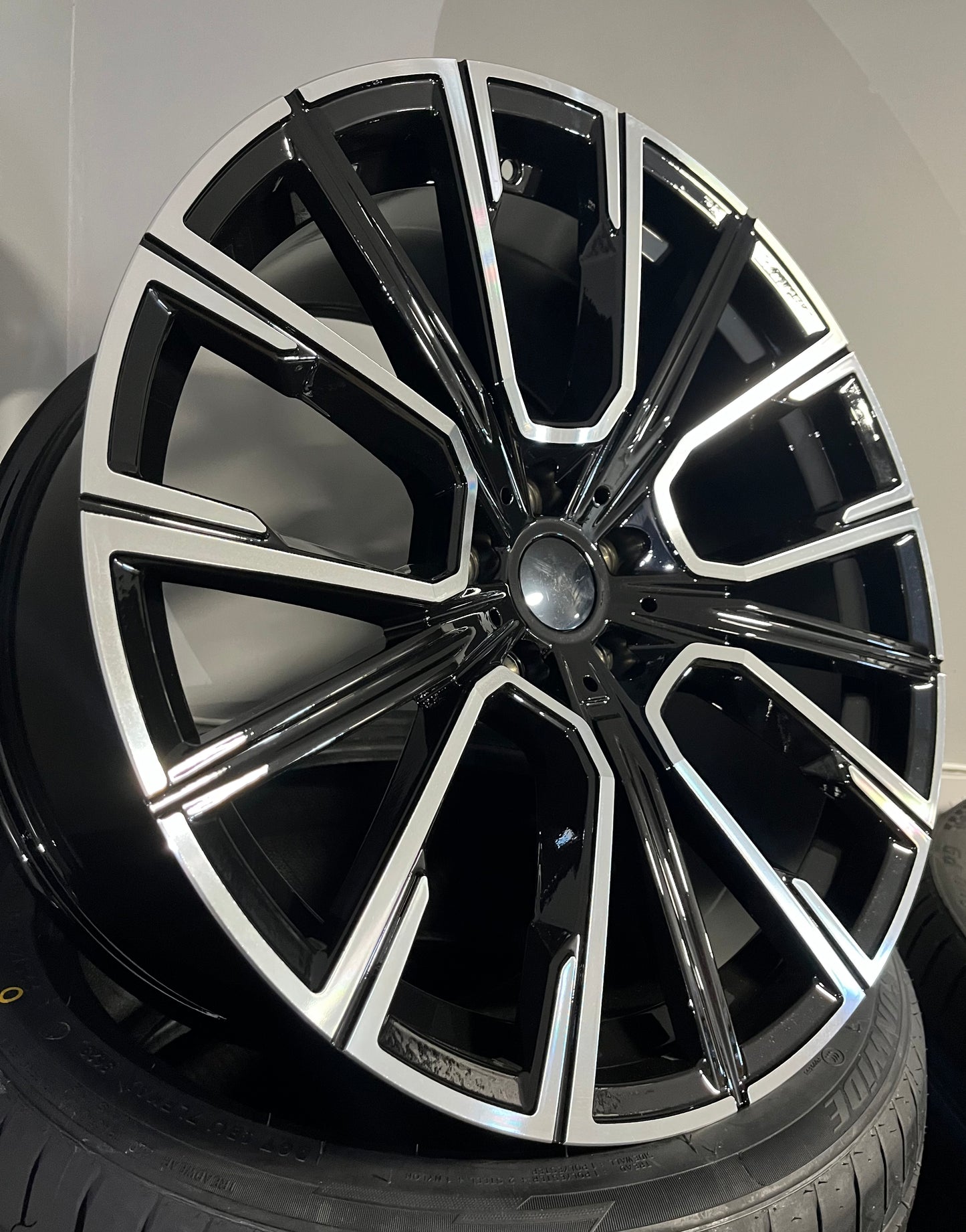 BMW 878 20X8.5X10 5X120 BLACK M/F