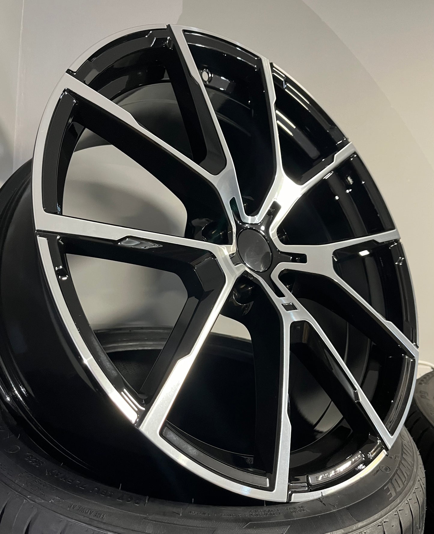 BMW 969C2 20X8.5X9.5 5X120 BLACK M/F