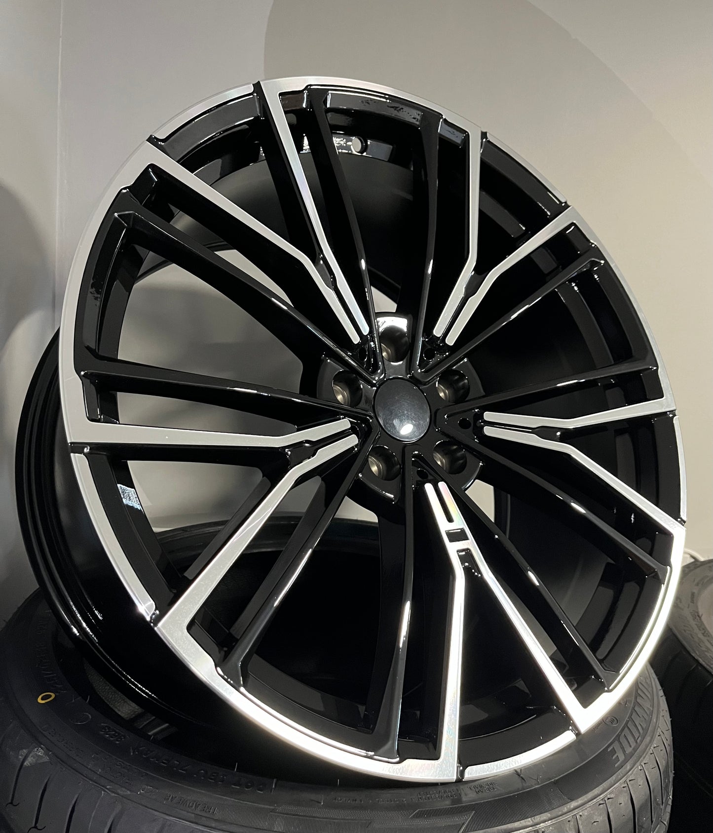 BMW 881 20X8.5X9.5 5X112 BLACK M/F