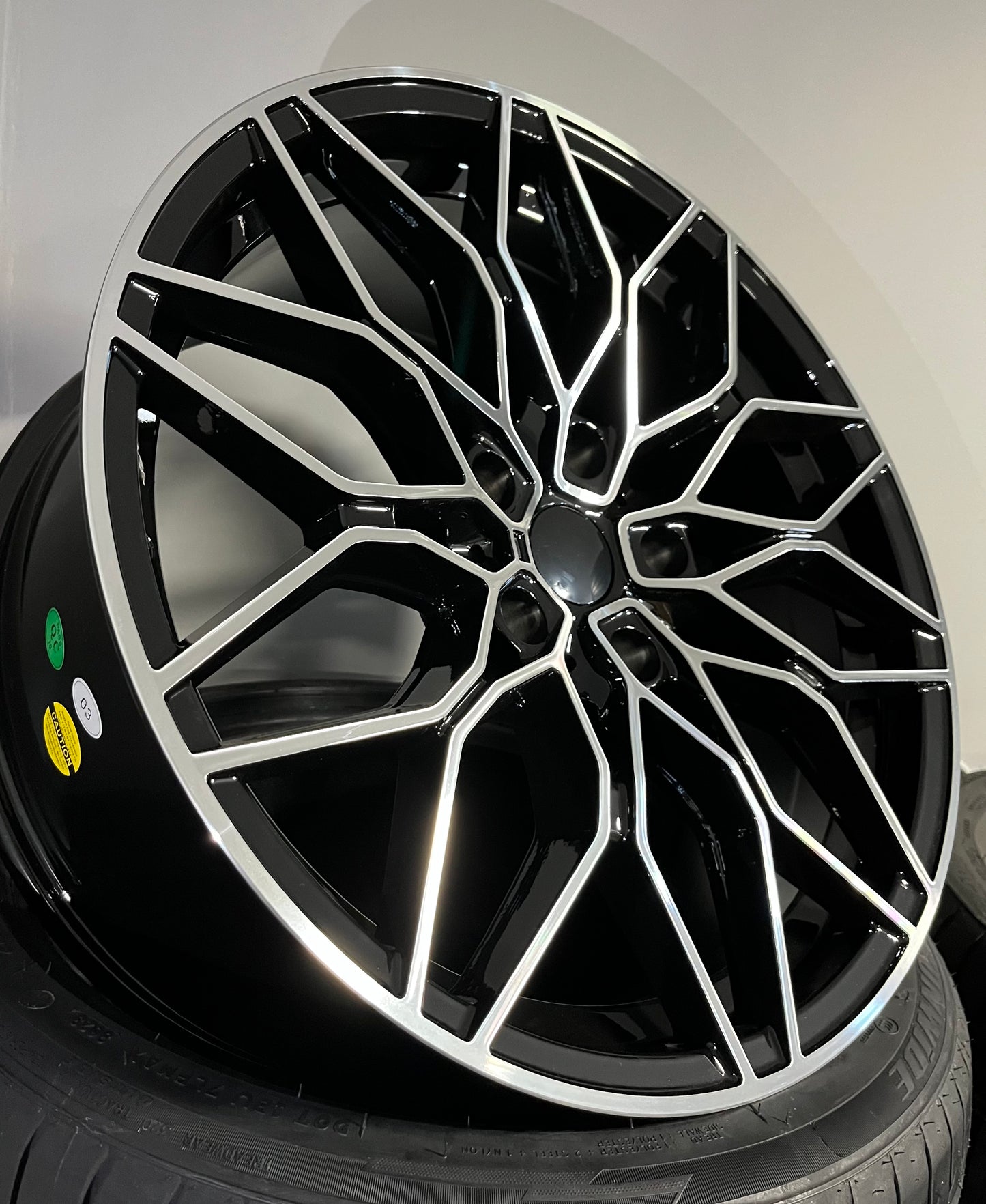 BMW 872 19X8.5F 5X120 BLACK M/F