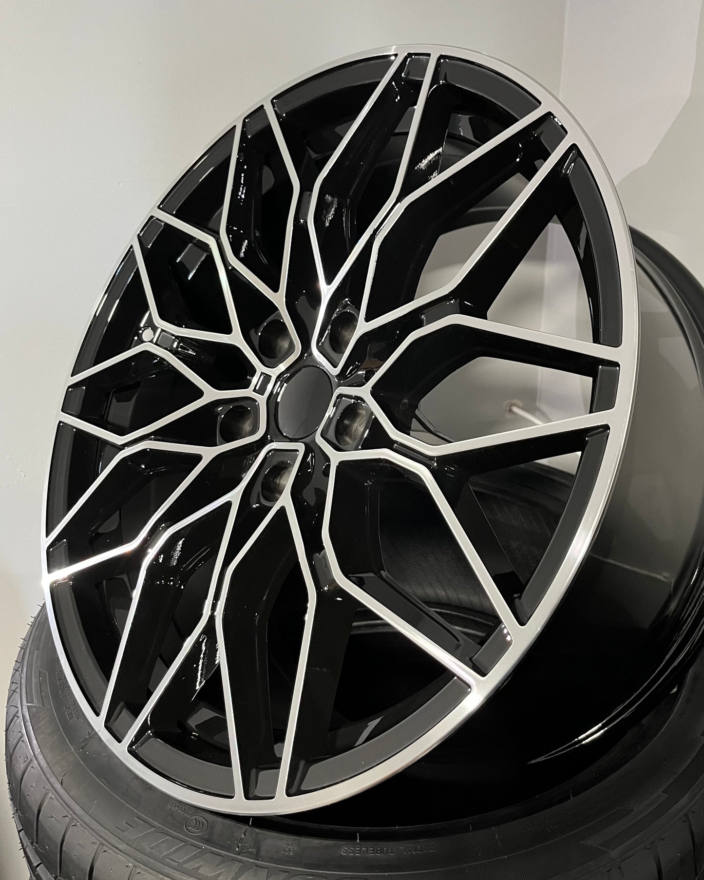 BMW 872 19X8.5F 5X120 BLACK M/F