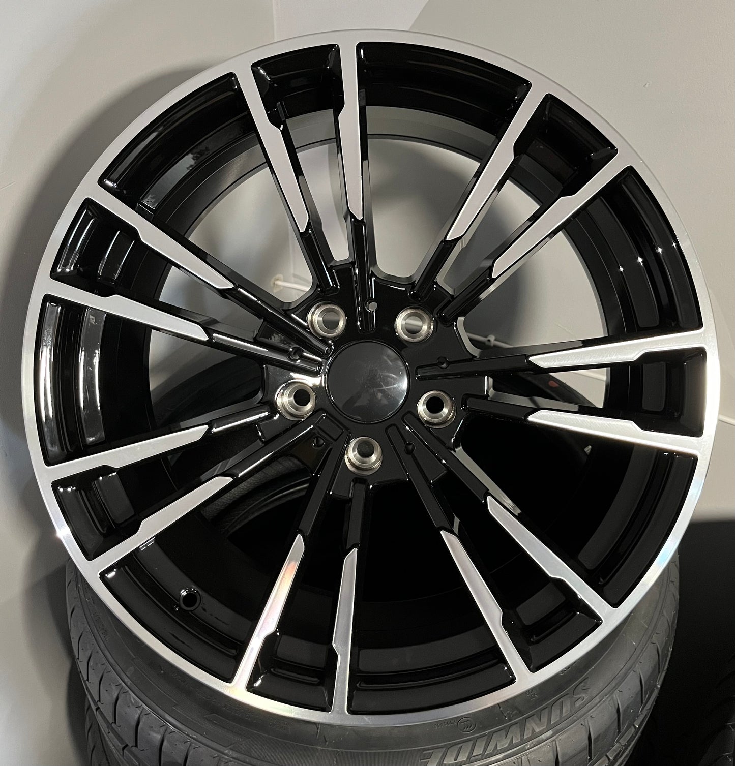 BMW 543 20X8.5X9.5 5X120 BLACK M/F