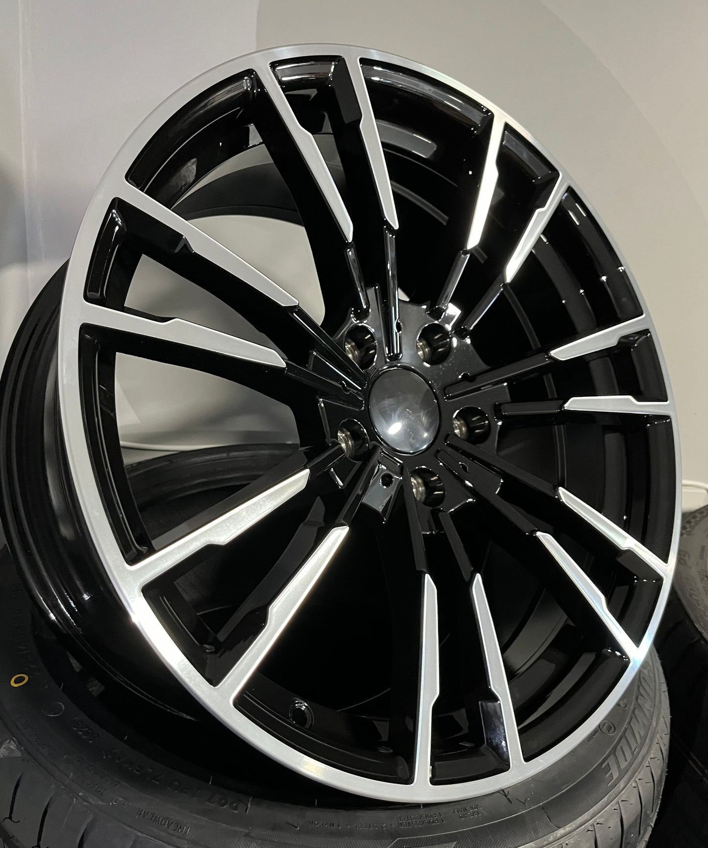 BMW 543 19X8.5F 5X120 BLACK M/F