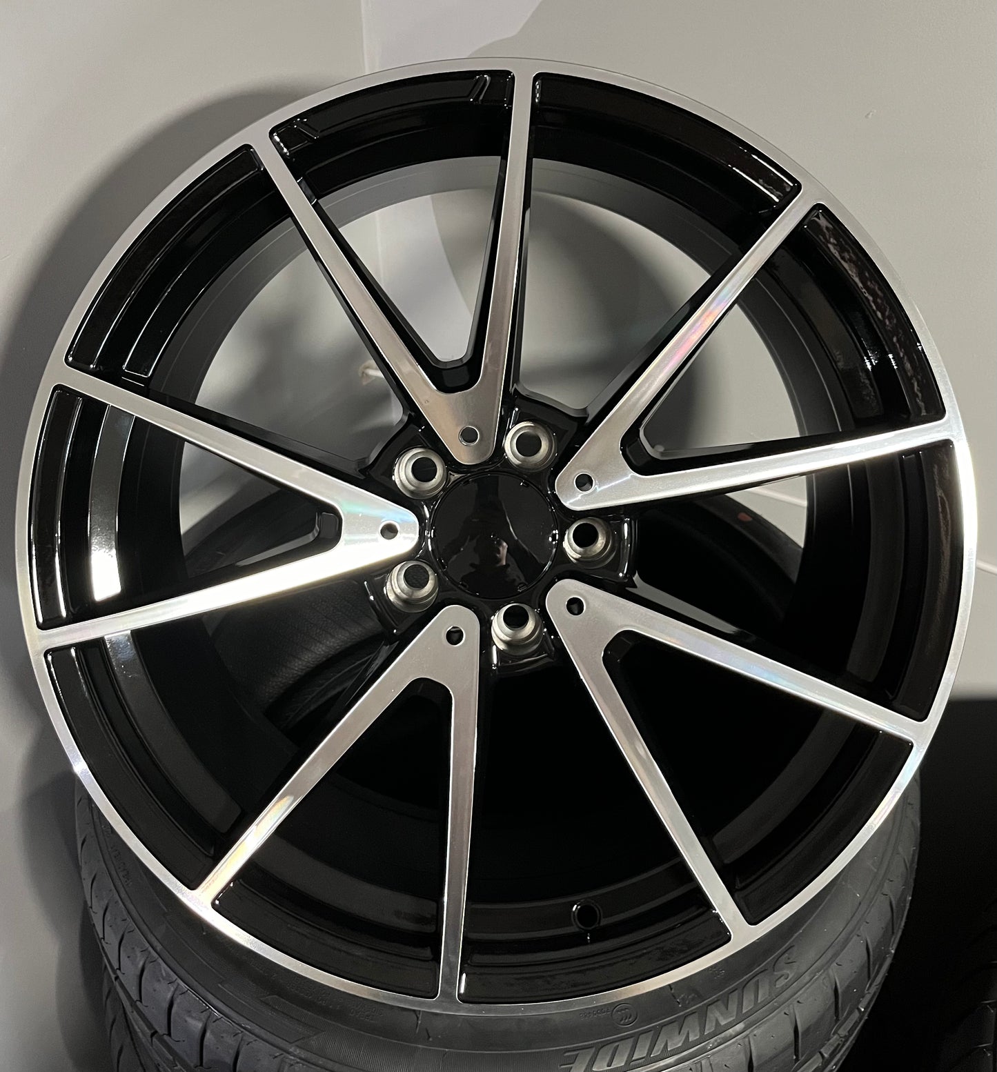 MERC 456 19X8.5F 5X112 BLACK M/F
