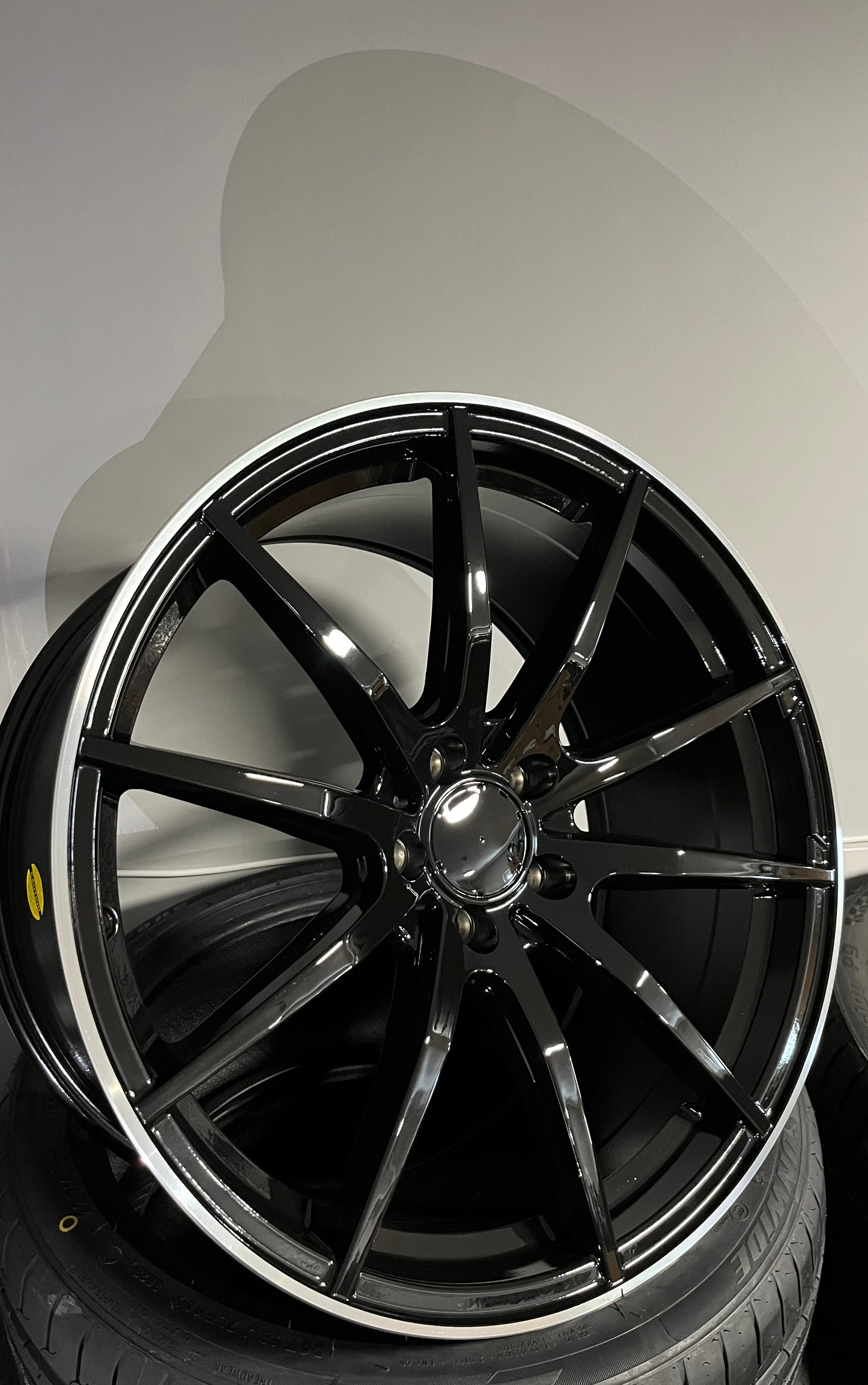 MERC 462 20X8.5X9.5 5X112 BLACK M/LIP