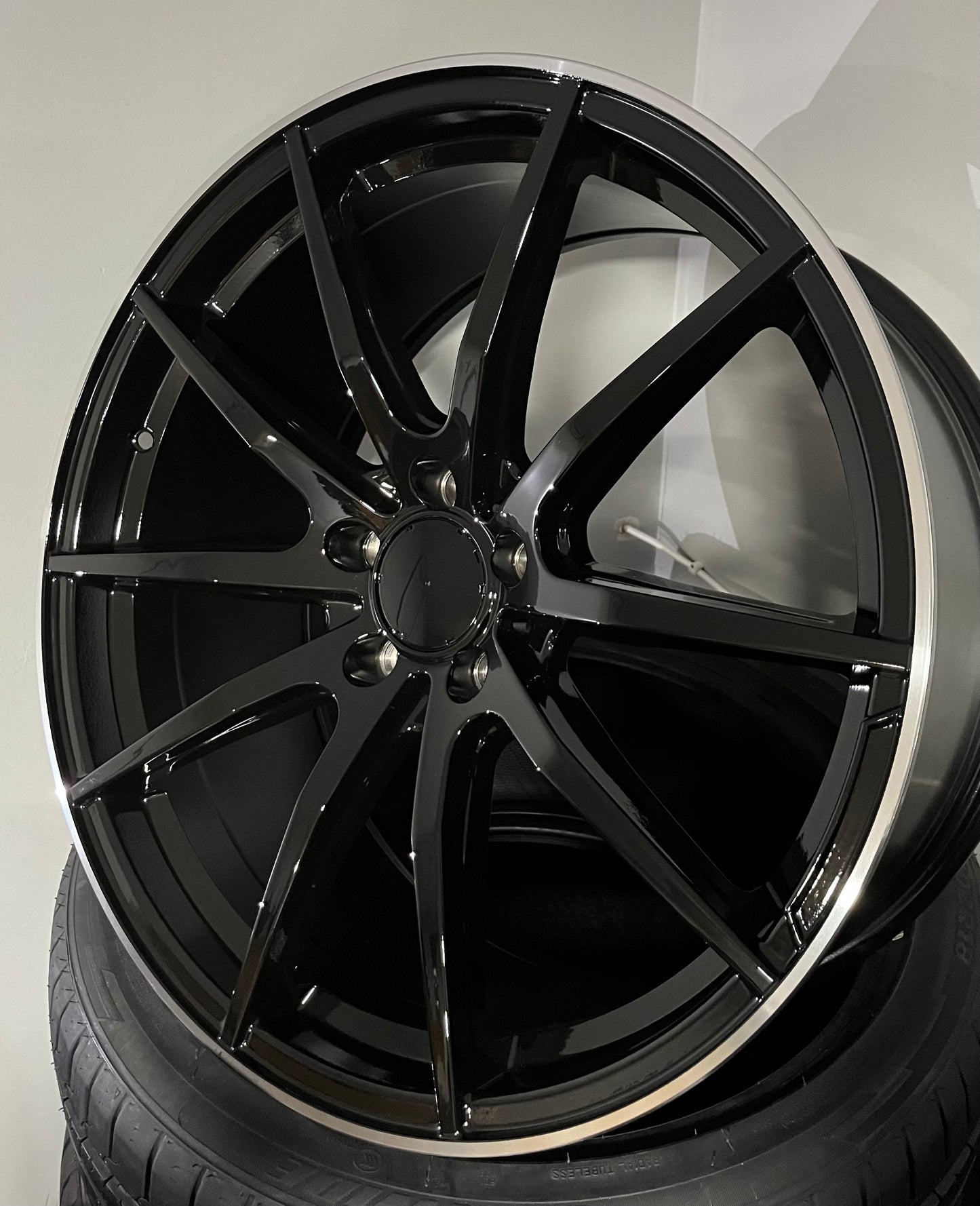 MERC 462 20X8.5X9.5 5X112 BLACK M/LIP