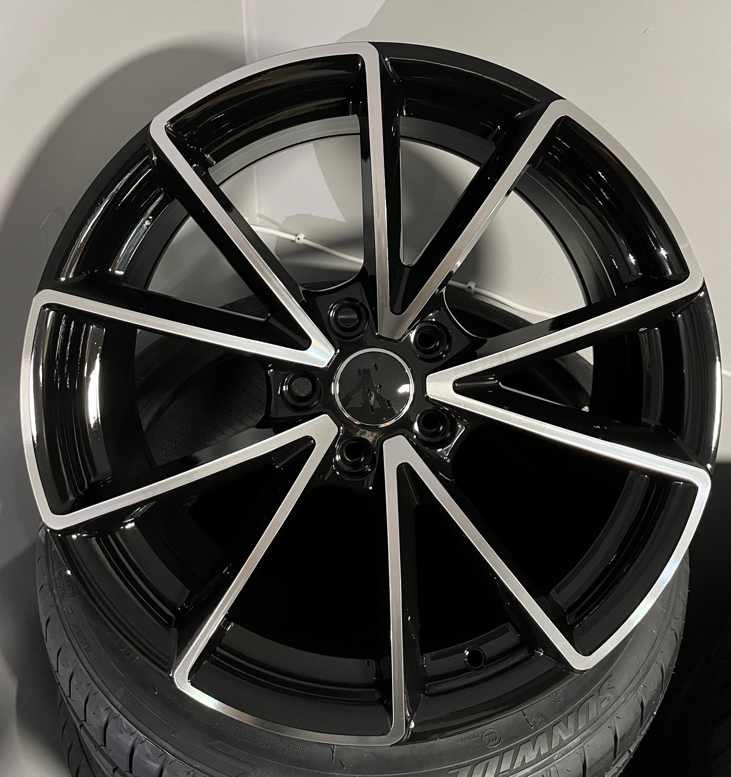 AUDI 990 18X8.0 5X112 BLACK M/F