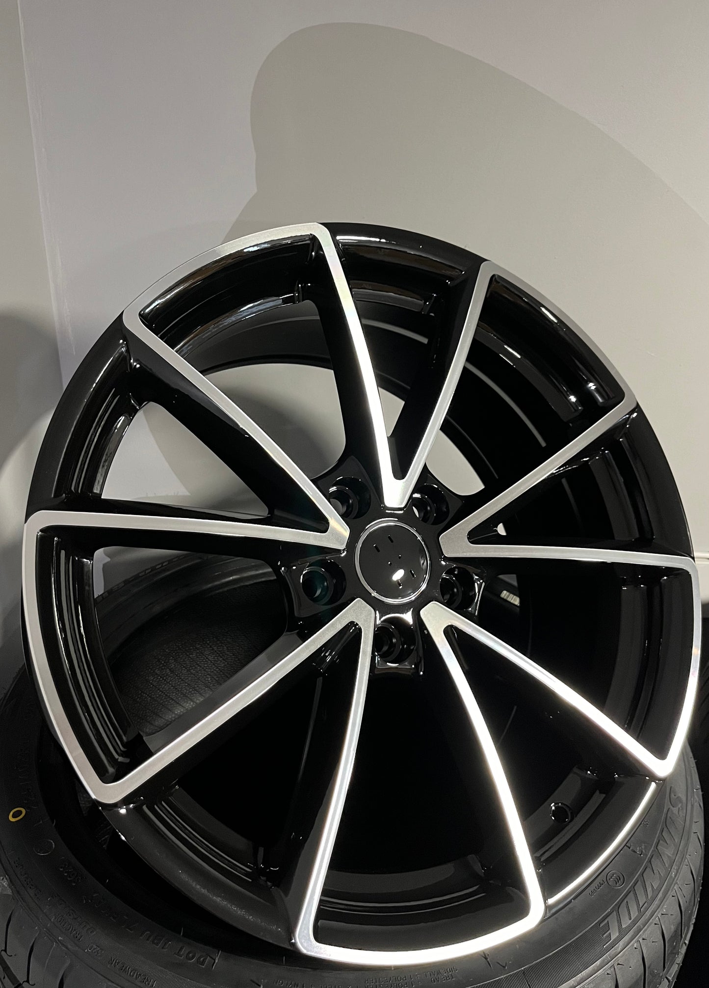 AUDI 990 18X8.0 5X112 BLACK M/F