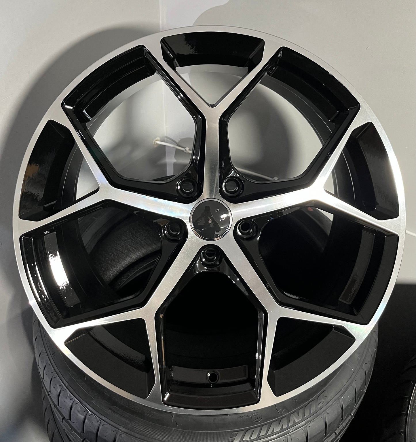 AUDI 334 19X8.5 5X112 BLACK M/F