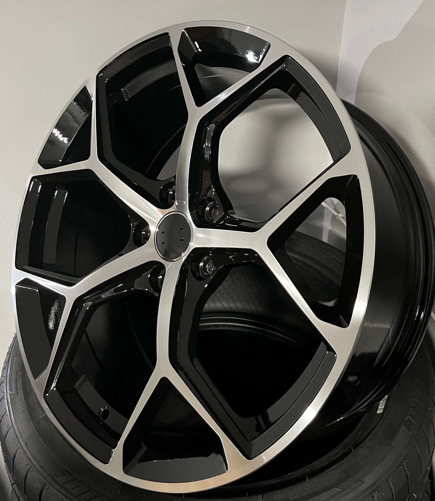 AUDI 334 19X8.5 5X112 BLACK M/F