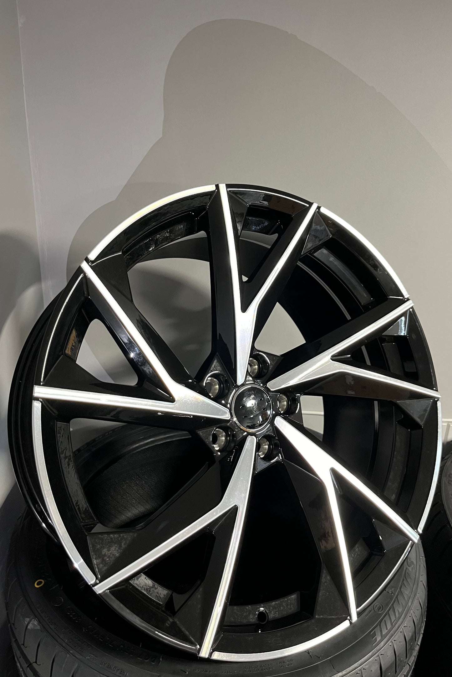 AUDI 819 20X9.0 5X112 BLACK M/F
