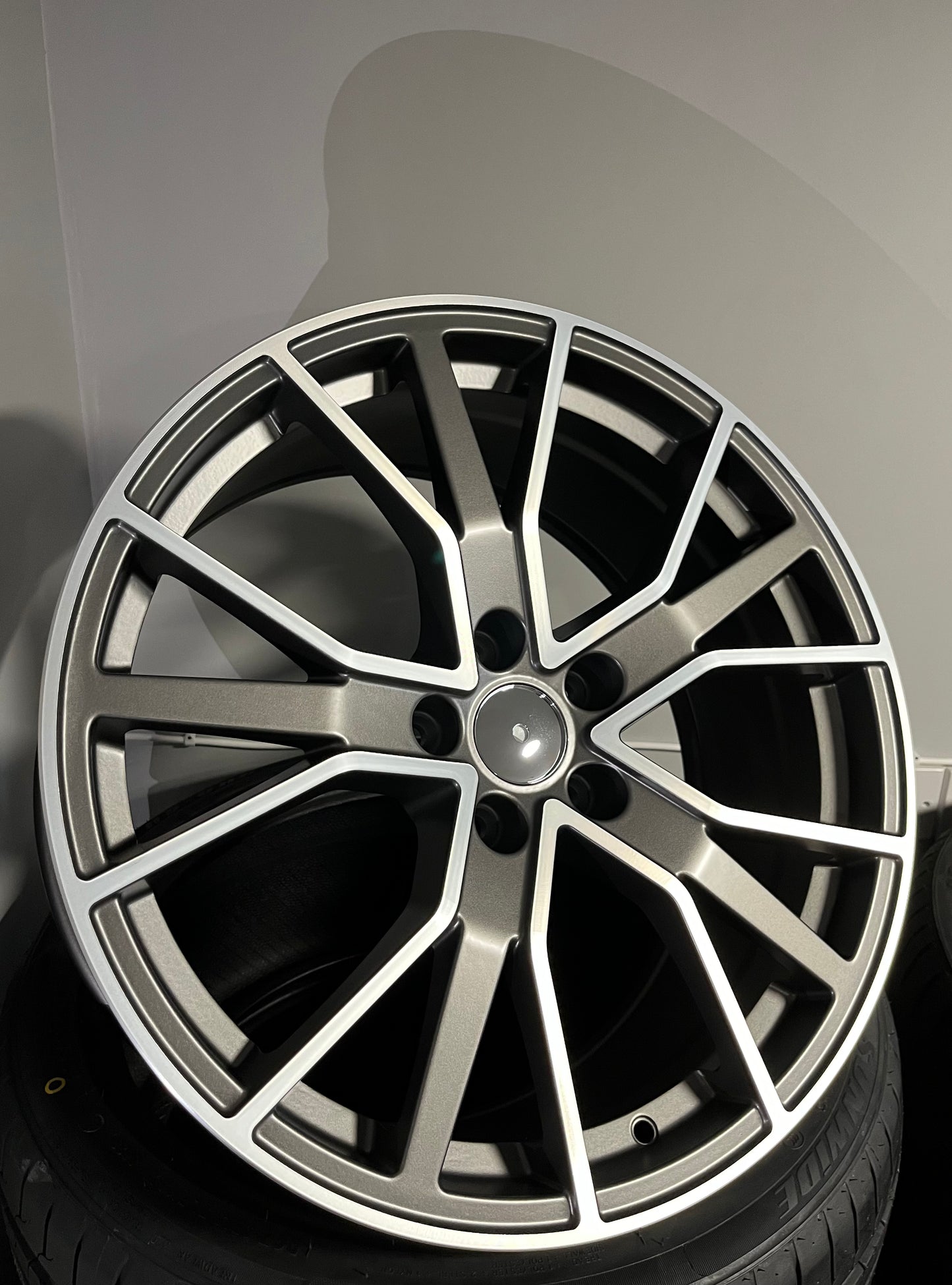 AUDI 300 19X8.5 5X112 SATIN GM/MF