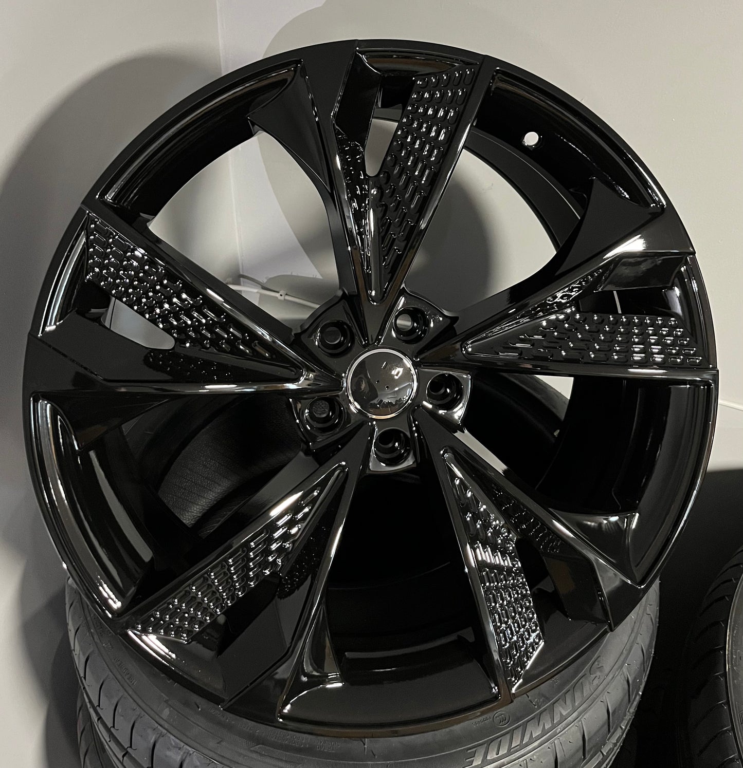 AUDI 810 20X9.0 5X112 BLACK