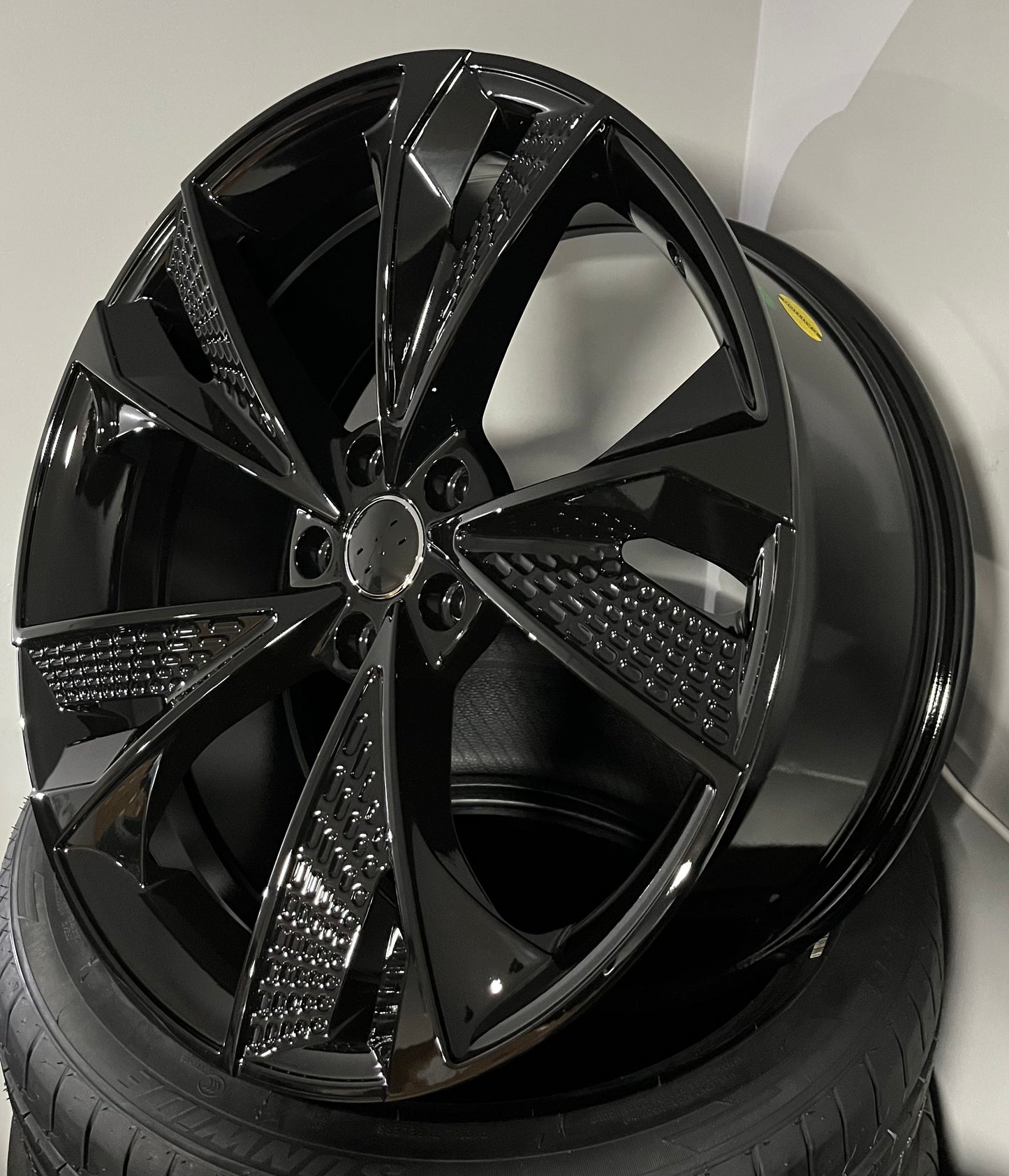 AUDI 810 20X9.0 5X112 BLACK