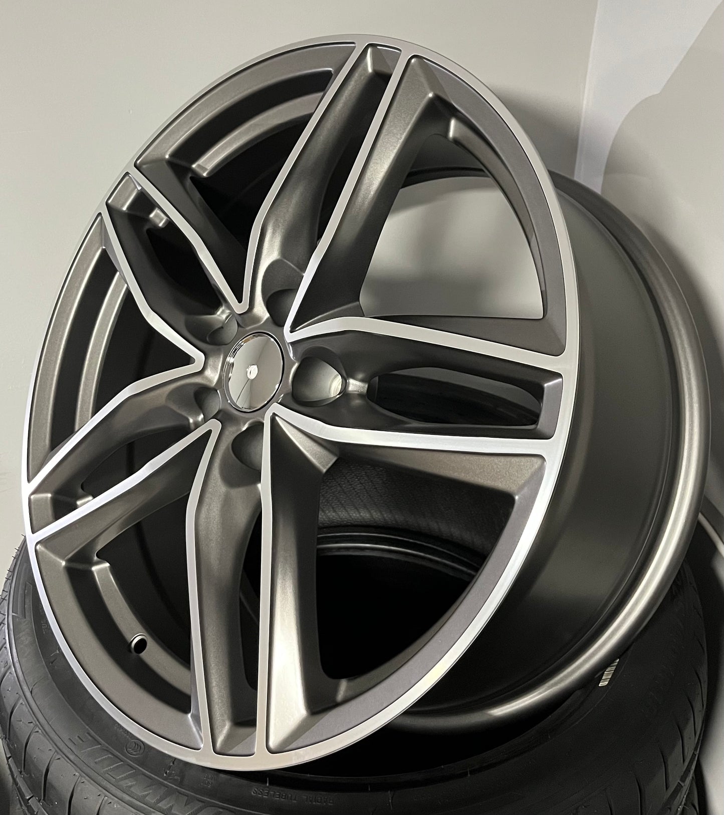 AUDI 8228 19X8.5 5X112 SATIN GM/MF
