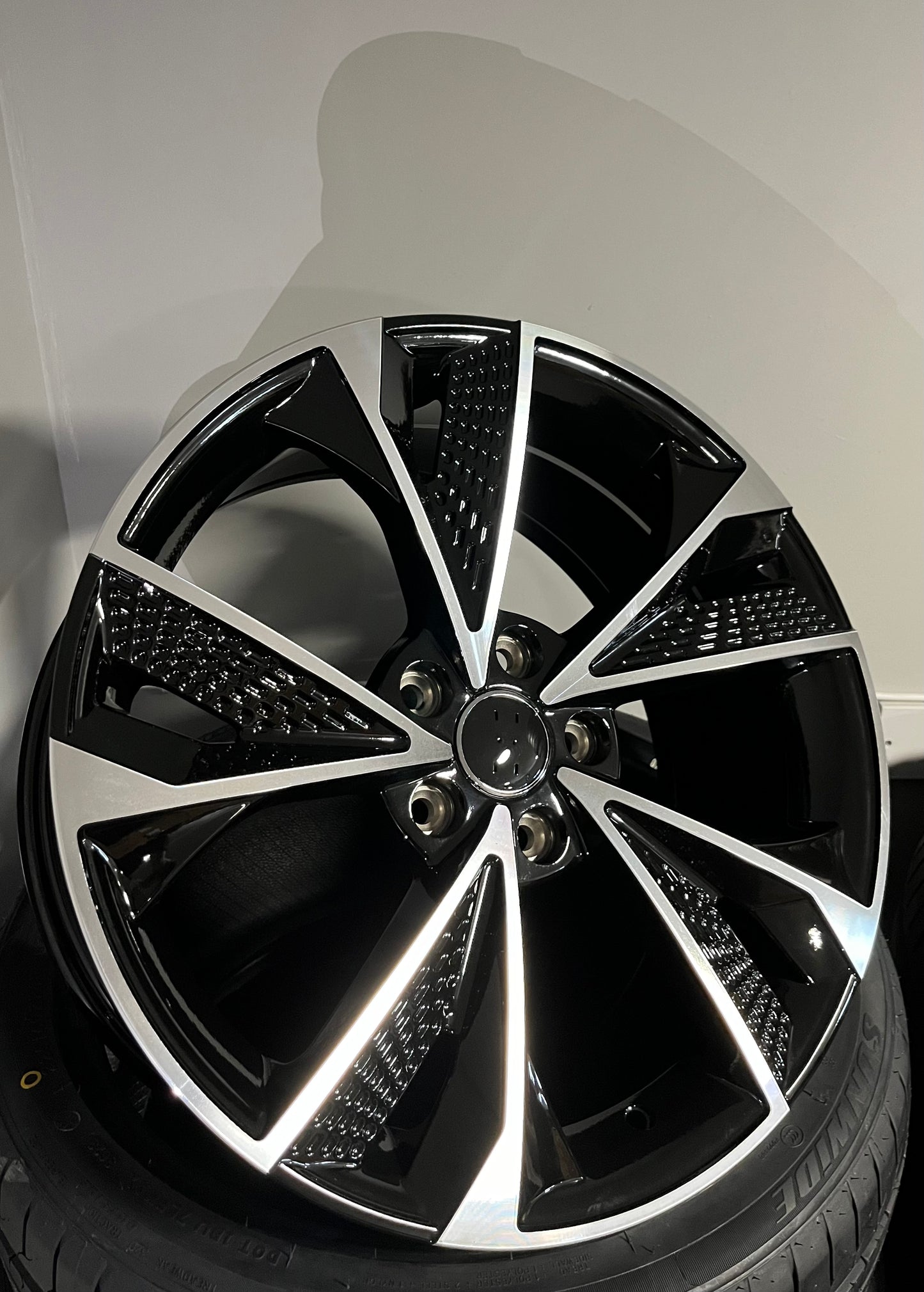 AUDI 810 18X8.0 5X112 BLACK M/F
