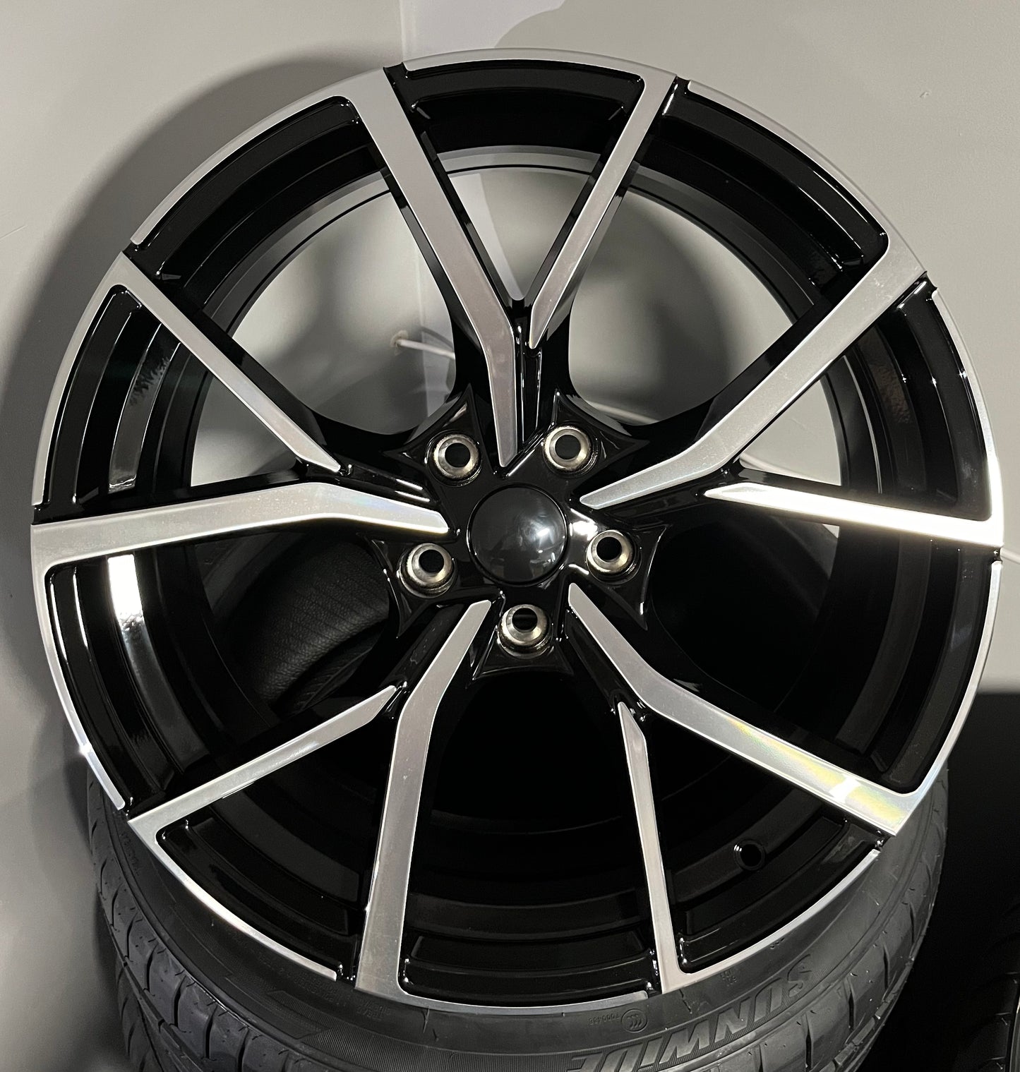 VW 861 19X8.0 5X112 BLACK M/F
