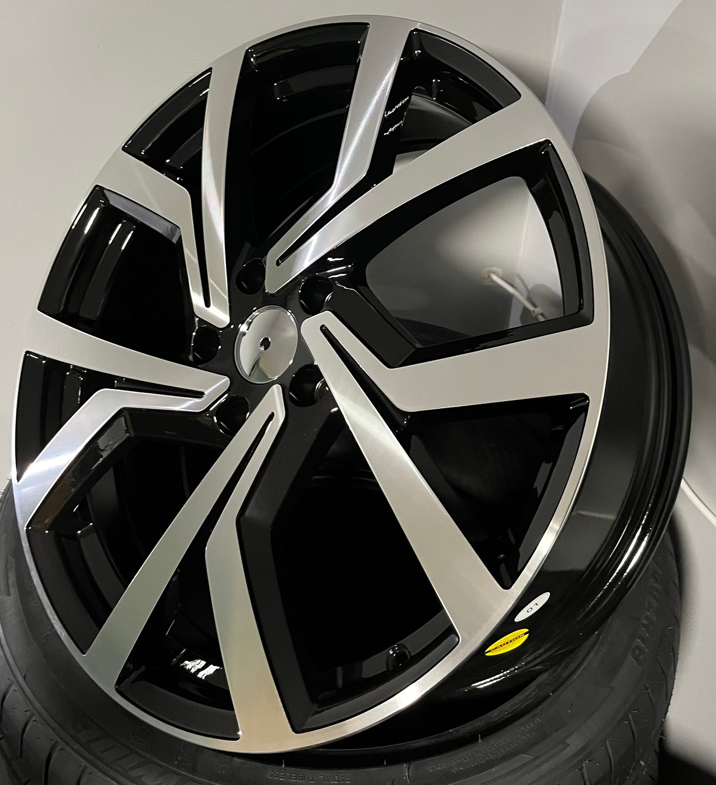 VW 901 17X7.5 5X100 BLACK M/F