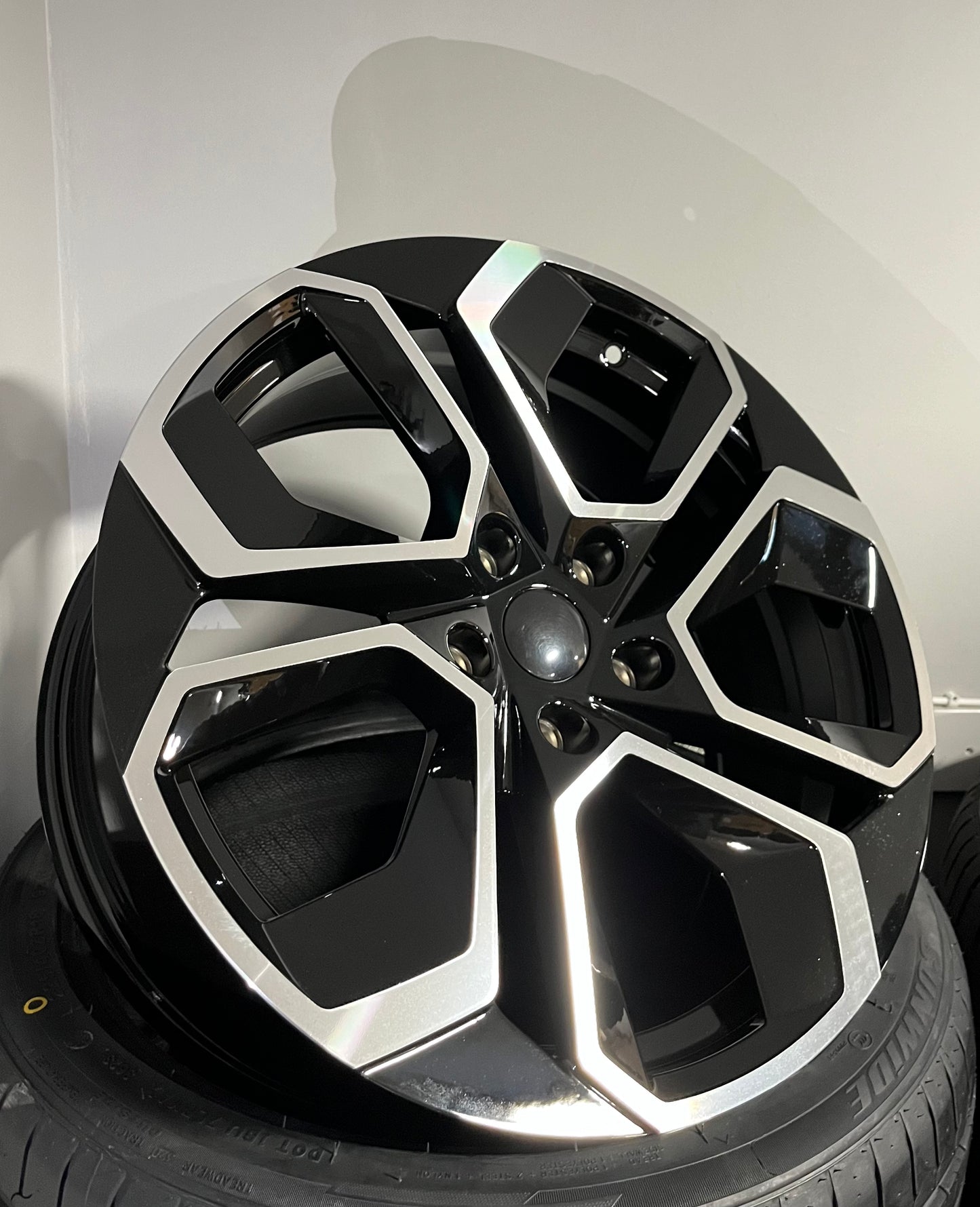 VW 814 18X8.0 5X112 BLACK M/F