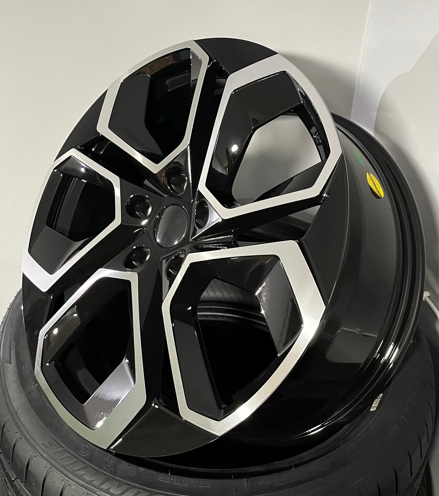 VW 814 18X8.0 5X112 BLACK M/F