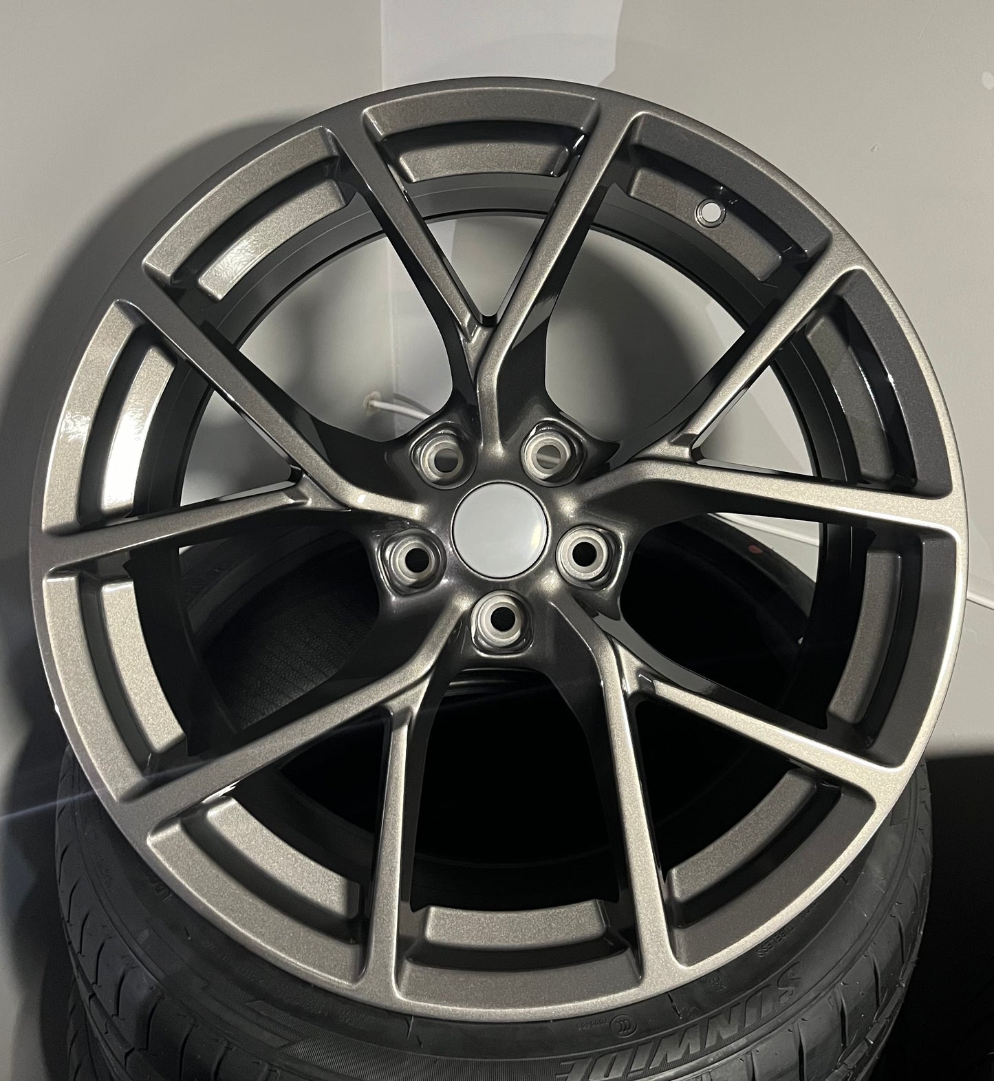 FORD 218 19X8.0 5X108 GUNMETAL