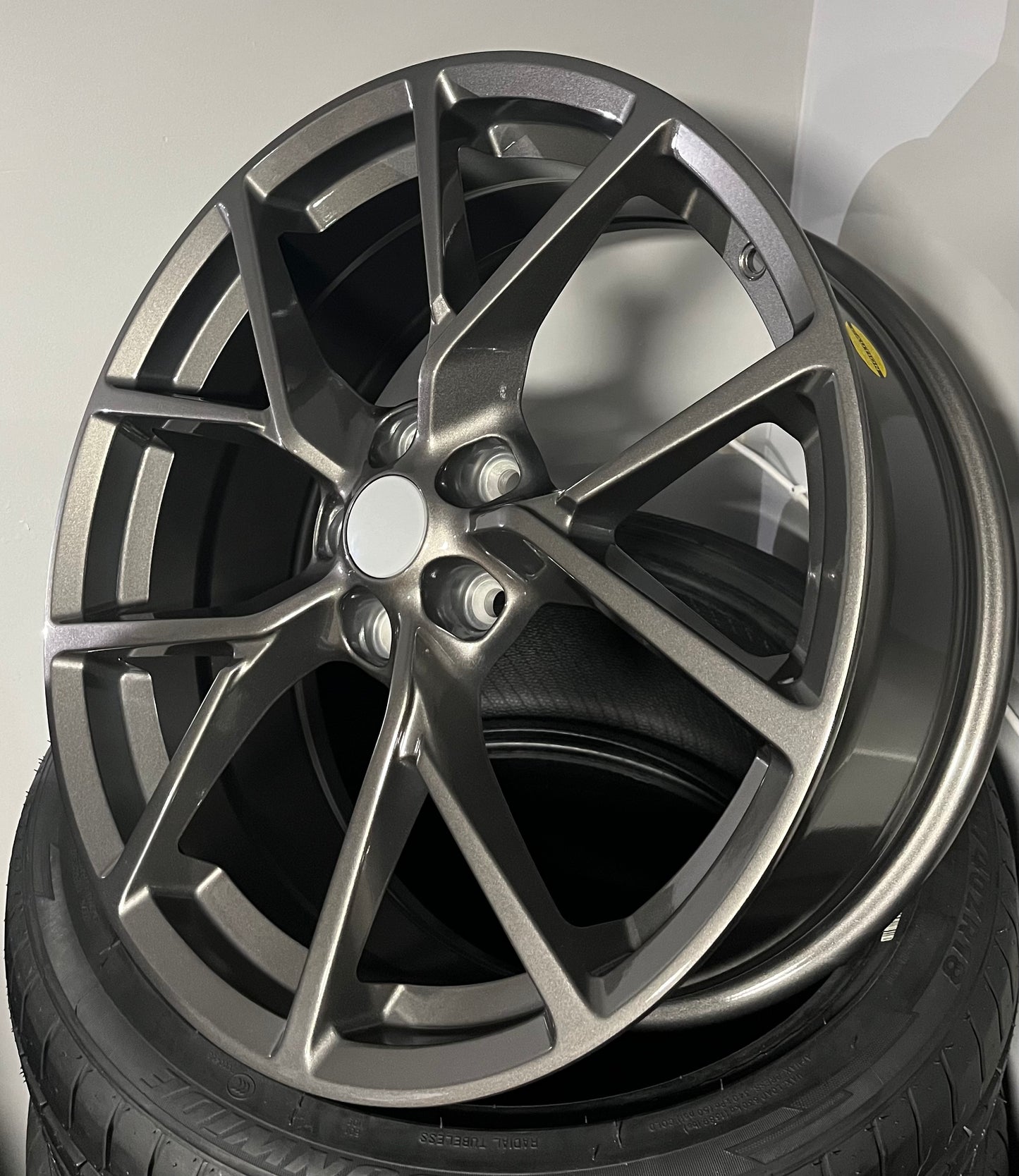 FORD 218 19X8.0 5X108 GUNMETAL