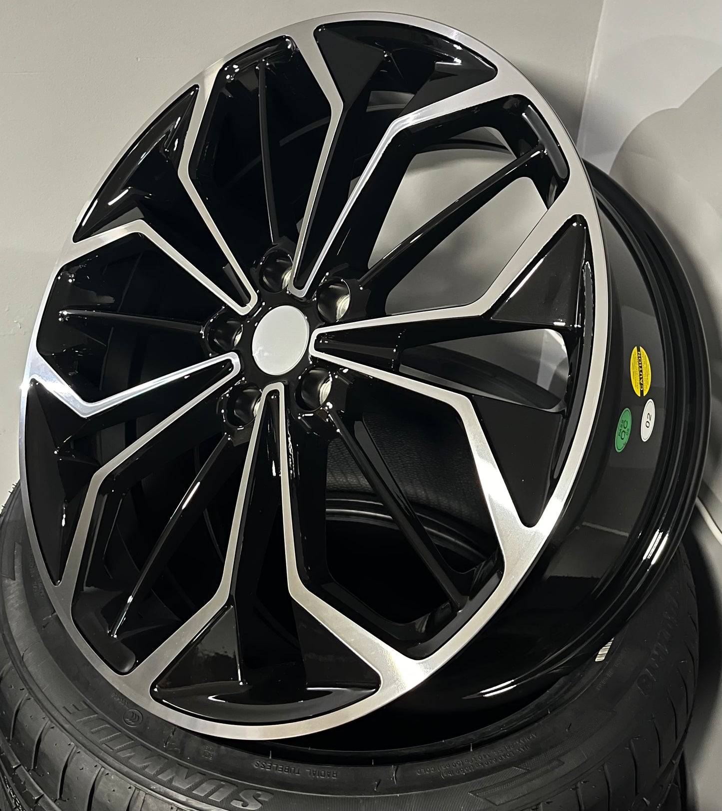 FORD 216 19X8.0 5X108 BLACK M/F