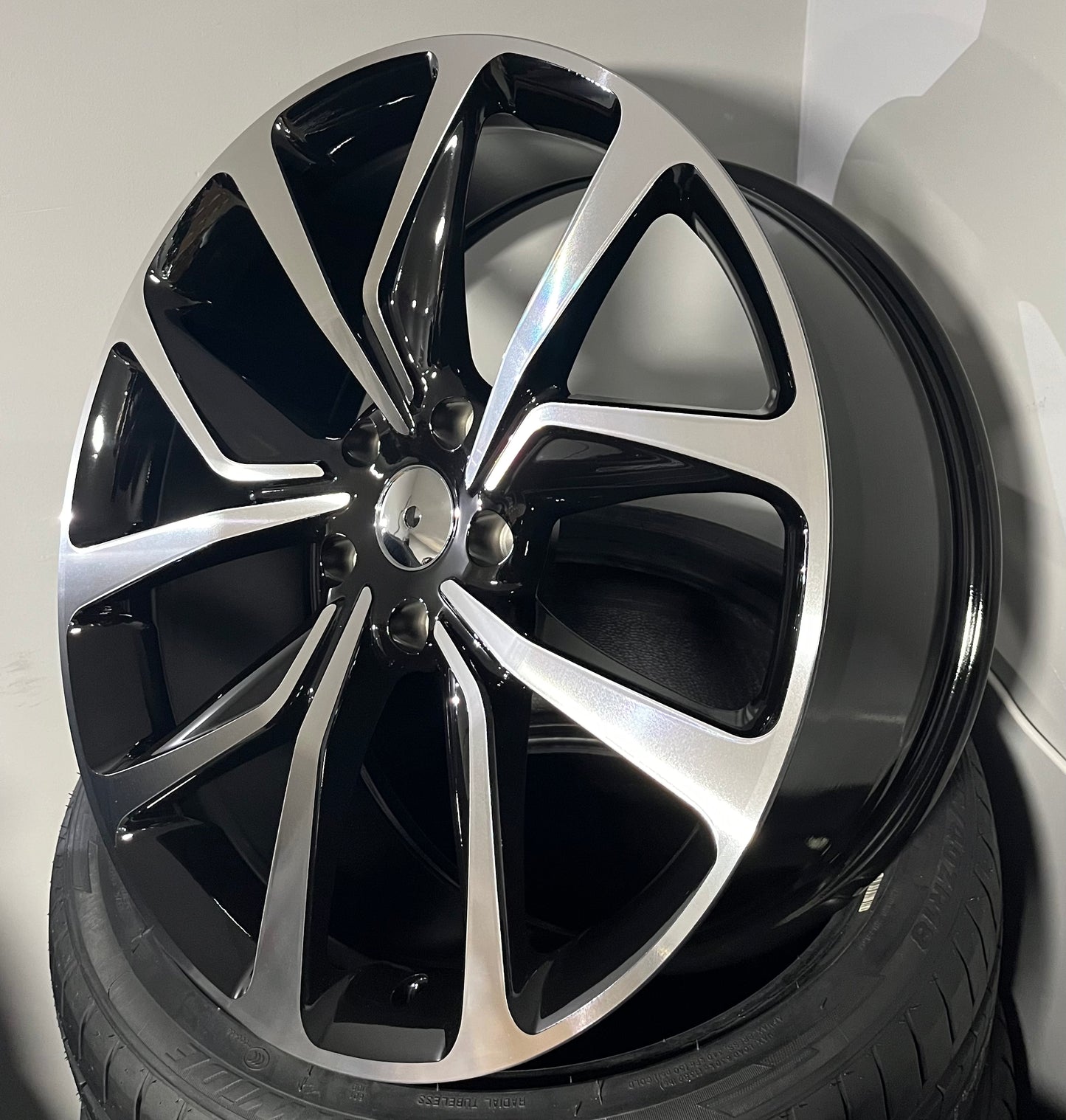 VAX 976 20X8.5 5X115 BLACK M/F (2017 NEW MODEL UP INSIGNIA)